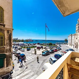 Riva 4* Spalato
