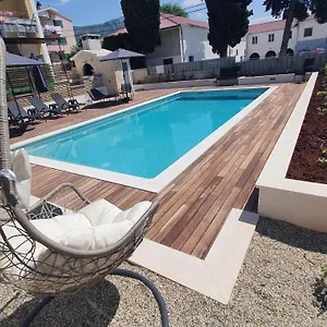 Apartman Mestrovic With Heated Swiming Pool- Near Split Kastela